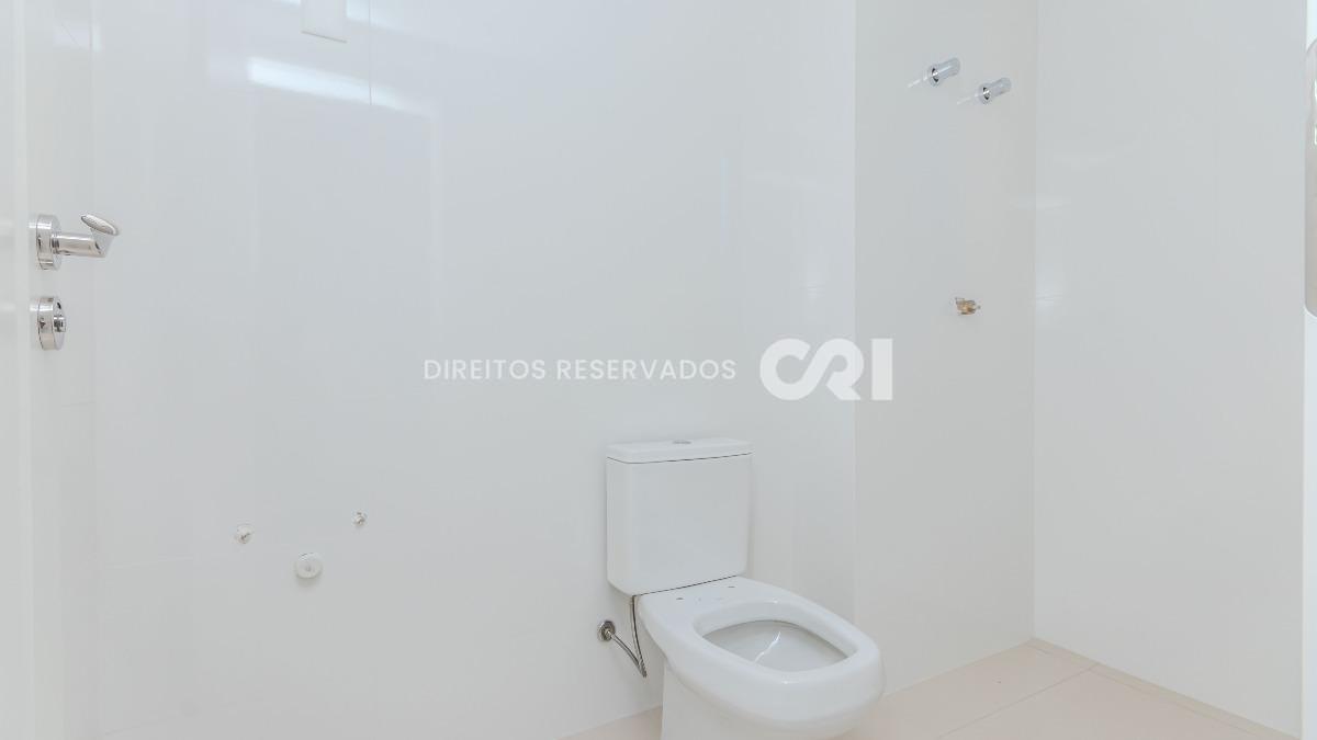 Apartamento com 4 suítes Le Biarritz Résidence na Meia Praia em Itapema