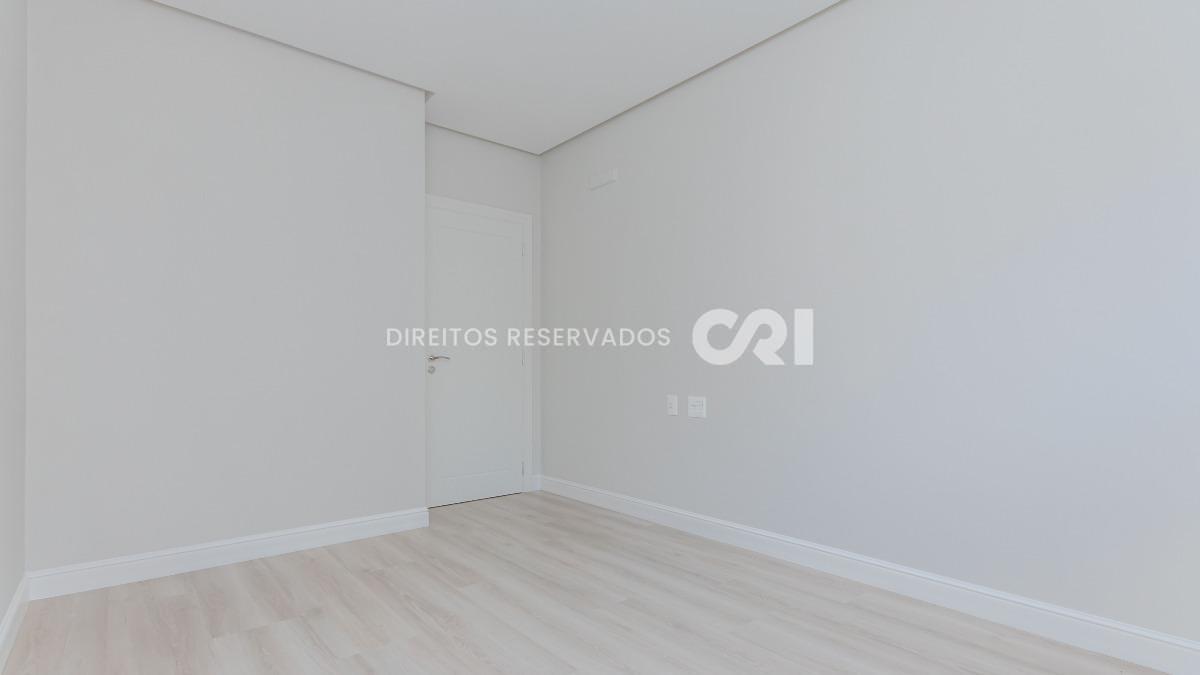 Apartamento com 4 suítes Le Biarritz Résidence na Meia Praia em Itapema
