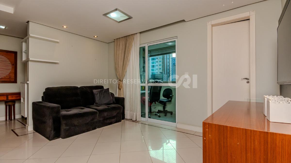 Apartamento com 2 suítes no Villaggio Di Roma no Centro de Balneário Camboriú