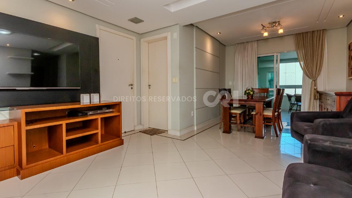 Apartamento com 2 suítes no Villaggio Di Roma no Centro de Balneário Camboriú