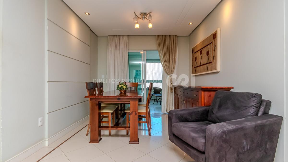Apartamento com 2 suítes no Villaggio Di Roma no Centro de Balneário Camboriú