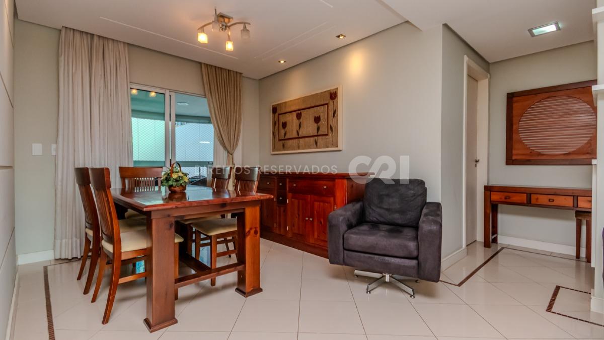 Apartamento com 2 suítes no Villaggio Di Roma no Centro de Balneário Camboriú