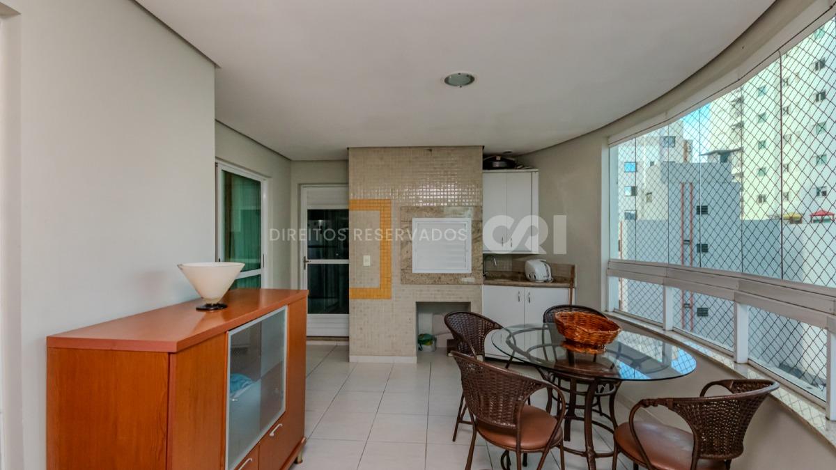 Apartamento com 2 suítes no Villaggio Di Roma no Centro de Balneário Camboriú