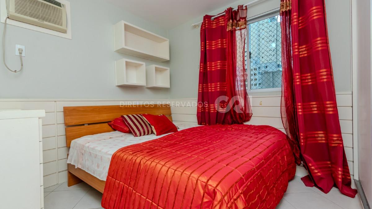Apartamento com 2 suítes no Villaggio Di Roma no Centro de Balneário Camboriú