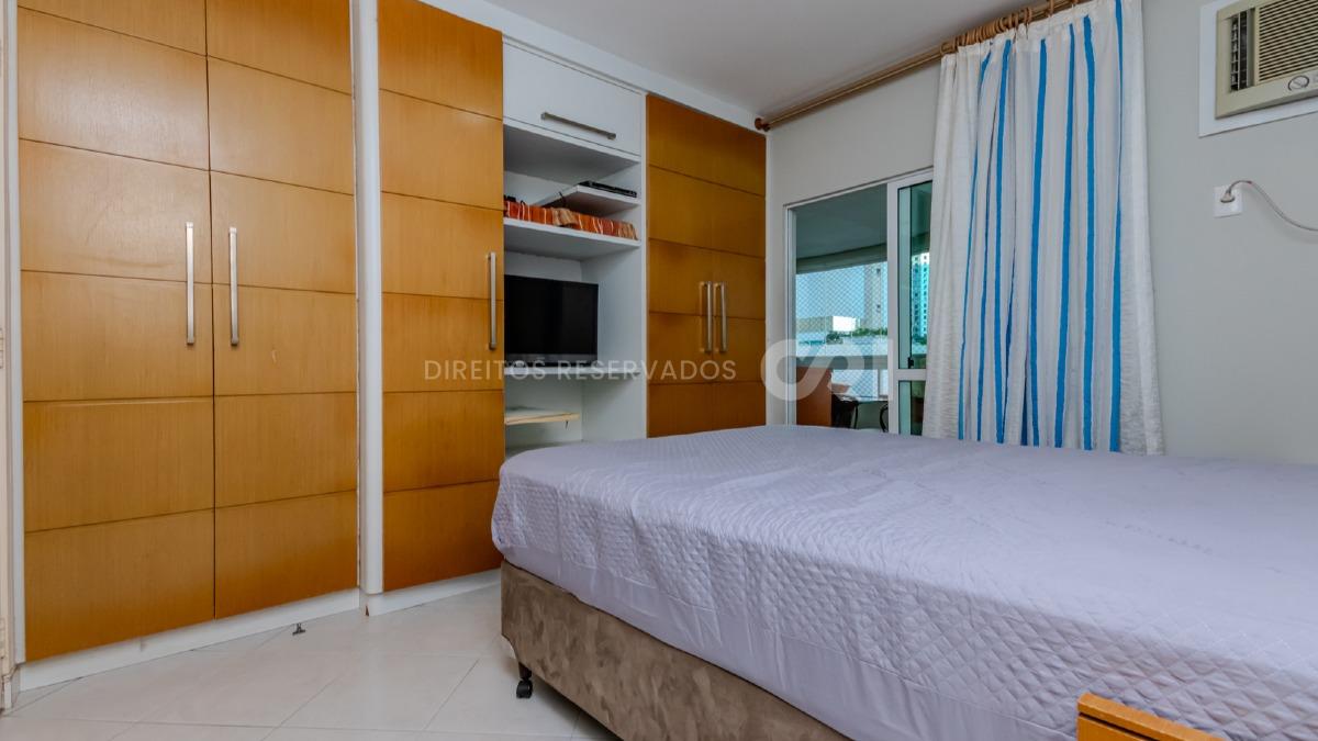 Apartamento com 2 suítes no Villaggio Di Roma no Centro de Balneário Camboriú
