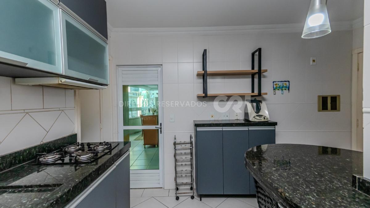 Apartamento com 2 suítes no Villaggio Di Roma no Centro de Balneário Camboriú