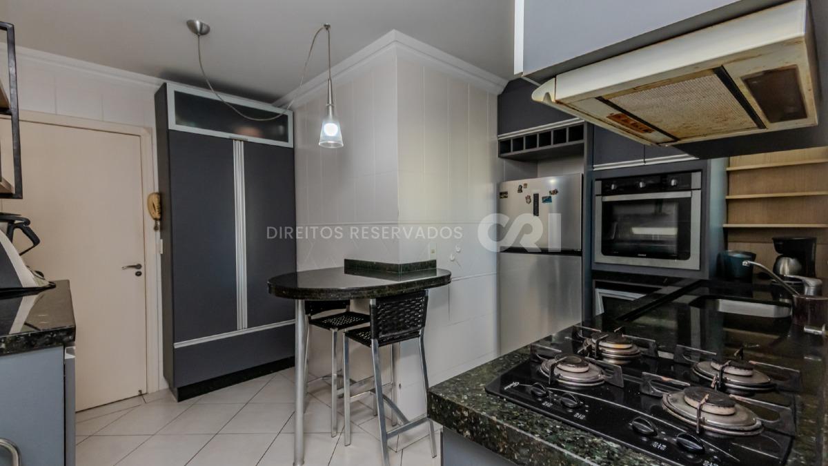 Apartamento com 2 suítes no Villaggio Di Roma no Centro de Balneário Camboriú