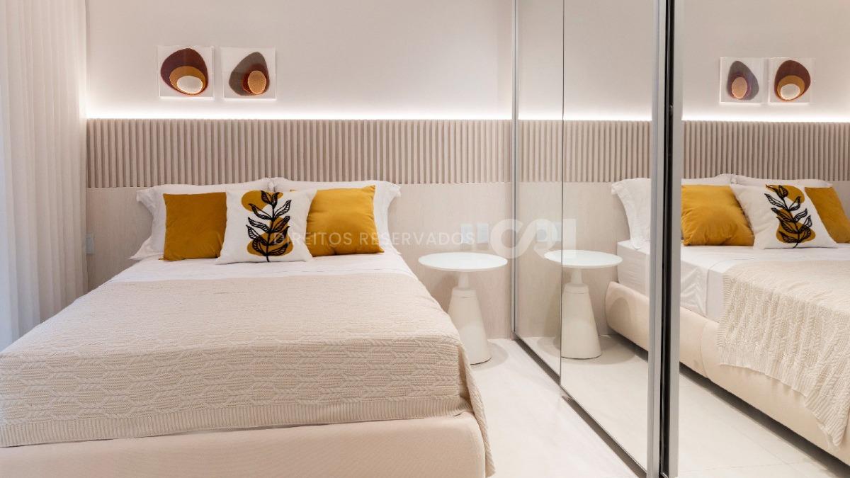 Apartamento com 3 suítes no Edifício Cosmopolitan na Meia Praia Itapema