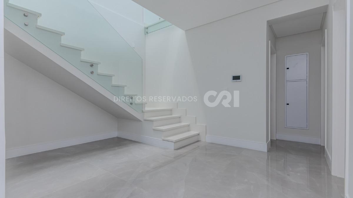 Cobertura Duplex com 3 Suítes no Brava Center Residence na Praia Brava em Itajaí