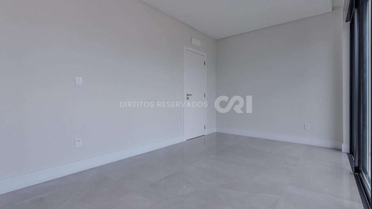 Cobertura Duplex com 3 Suítes no Brava Center Residence na Praia Brava em Itajaí