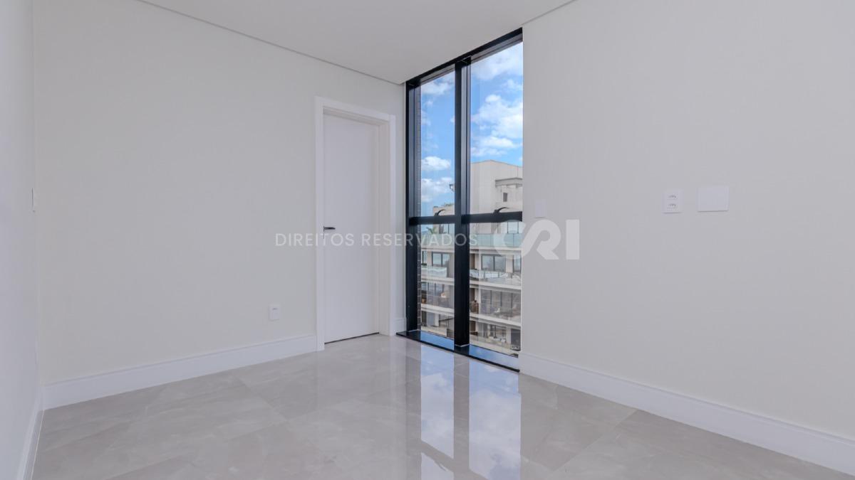Cobertura Duplex com 3 Suítes no Brava Center Residence na Praia Brava em Itajaí