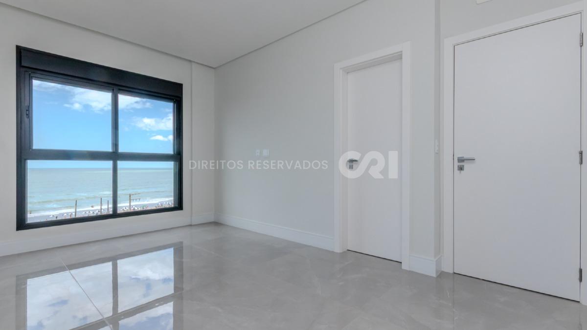 Cobertura Duplex com 3 Suítes no Brava Center Residence na Praia Brava em Itajaí