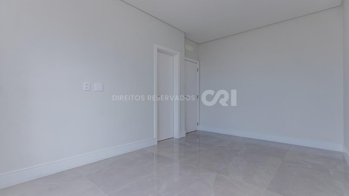 Cobertura Duplex com 3 Suítes no Brava Center Residence na Praia Brava em Itajaí
