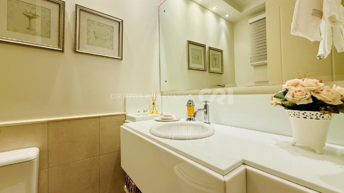 Apartamento com 3 Suítes Frente Mar no Arc de Triomphe no Pioneiros em Balneário Camboriú