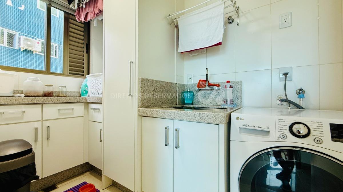 Apartamento com 3 Suítes Frente Mar no Arc de Triomphe no Pioneiros em Balneário Camboriú