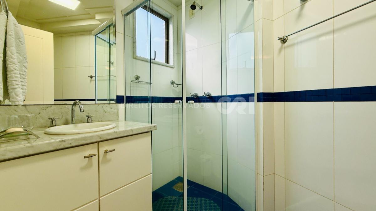 Apartamento com 3 Suítes Frente Mar no Arc de Triomphe no Pioneiros em Balneário Camboriú