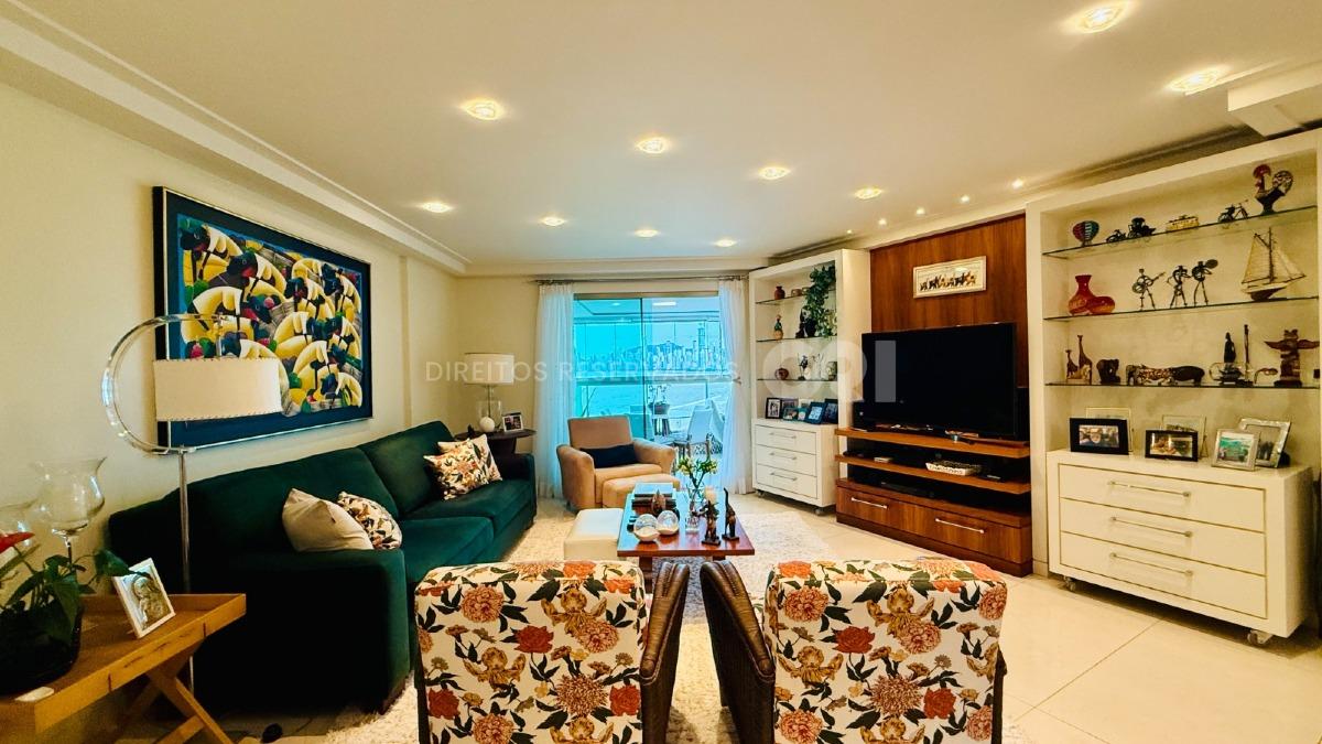 Apartamento com 3 Suítes Frente Mar no Arc de Triomphe no Pioneiros em Balneário Camboriú