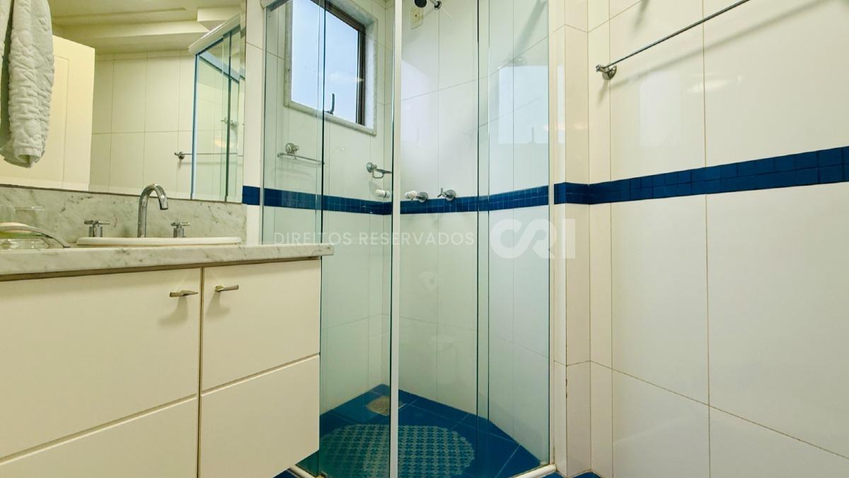 Apartamento com 3 Suítes Frente Mar no Arc de Triomphe no Pioneiros em Balneário Camboriú