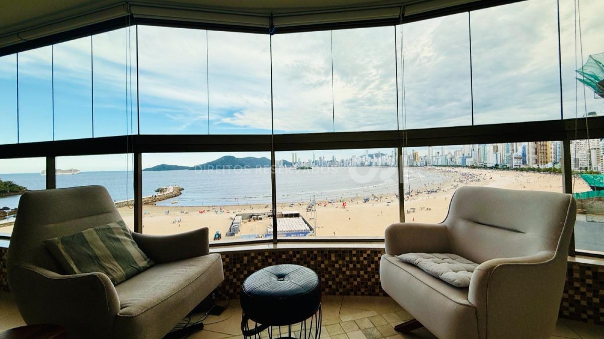Apartamento com 3 Suítes Frente Mar no Arc de Triomphe no Pioneiros em Balneário Camboriú