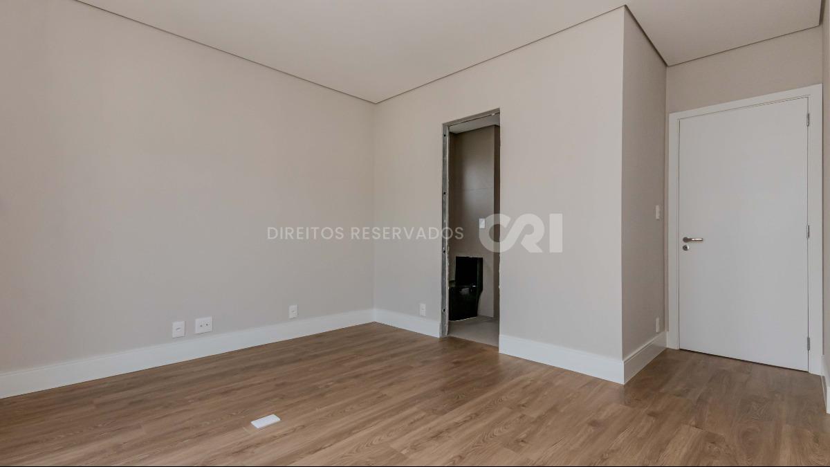 Apartamento com 3 suítes no Edifício Barão de Albuquerque no bairro Fazenda em Itajaí