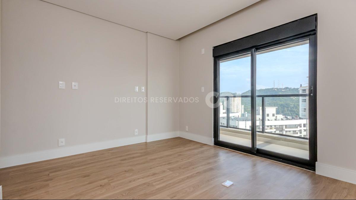 Apartamento com 3 suítes no Edifício Barão de Albuquerque no bairro Fazenda em Itajaí