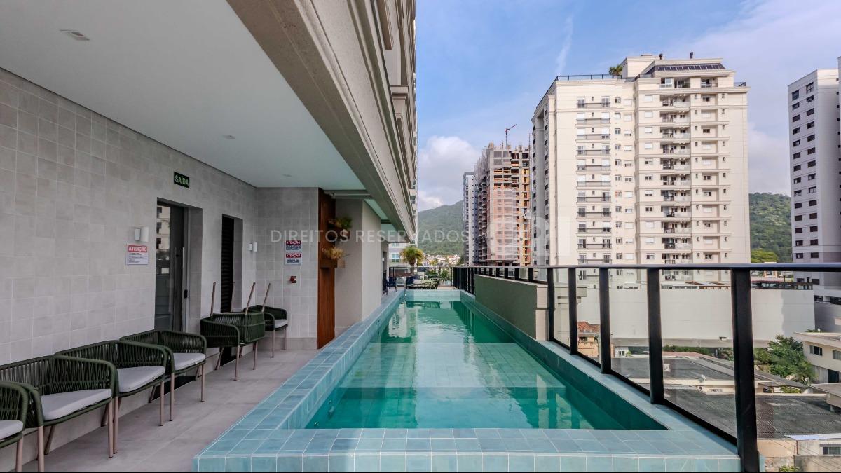 Apartamento com 3 suítes no Edifício Barão de Albuquerque no bairro Fazenda em Itajaí