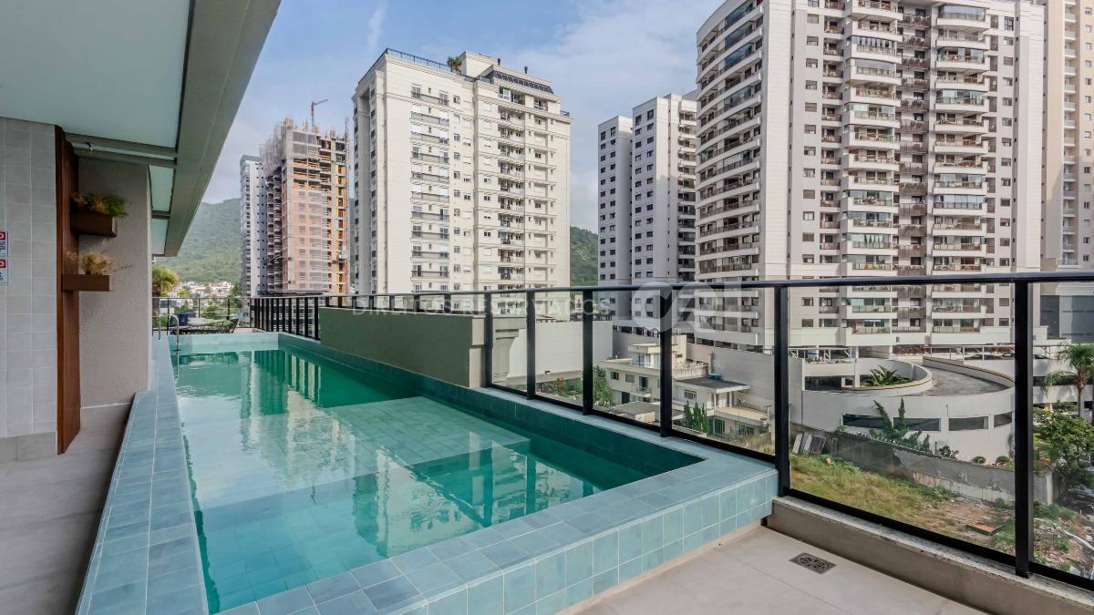 Apartamento com 3 suítes no Edifício Barão de Albuquerque no bairro Fazenda em Itajaí