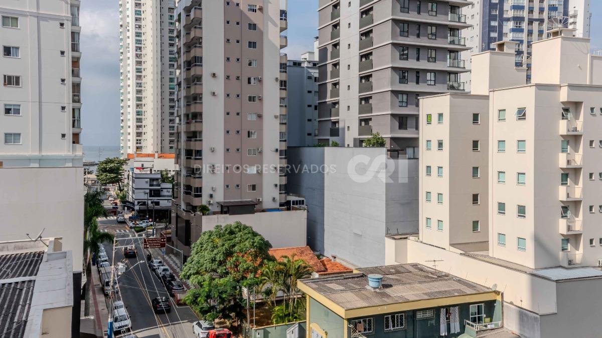 Apartamento com 3 quartos no Edificio Imperialle no Pioneiros em Balneario Camboriú