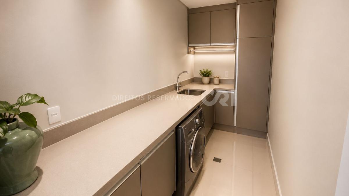 Apartamento Diferenciado com 3 Suítes no Phoenix Tower na Barra Sul de Balneário Camboriú