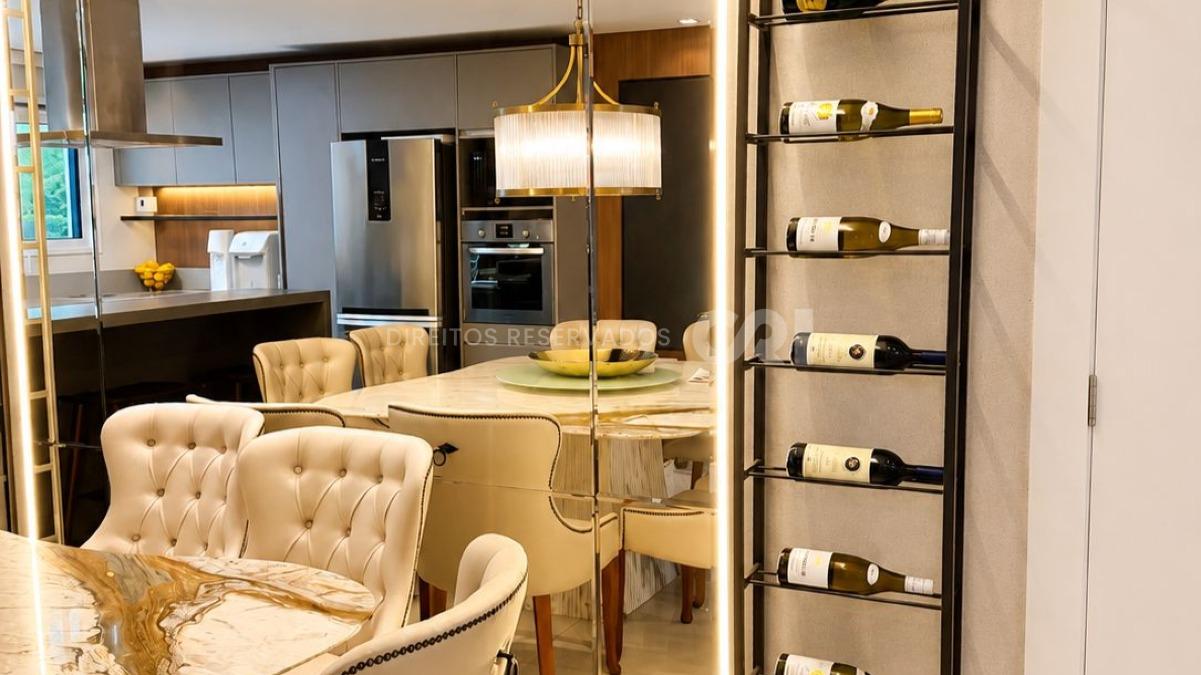 Apartamento Diferenciado com 3 Suítes no Phoenix Tower na Barra Sul de Balneário Camboriú