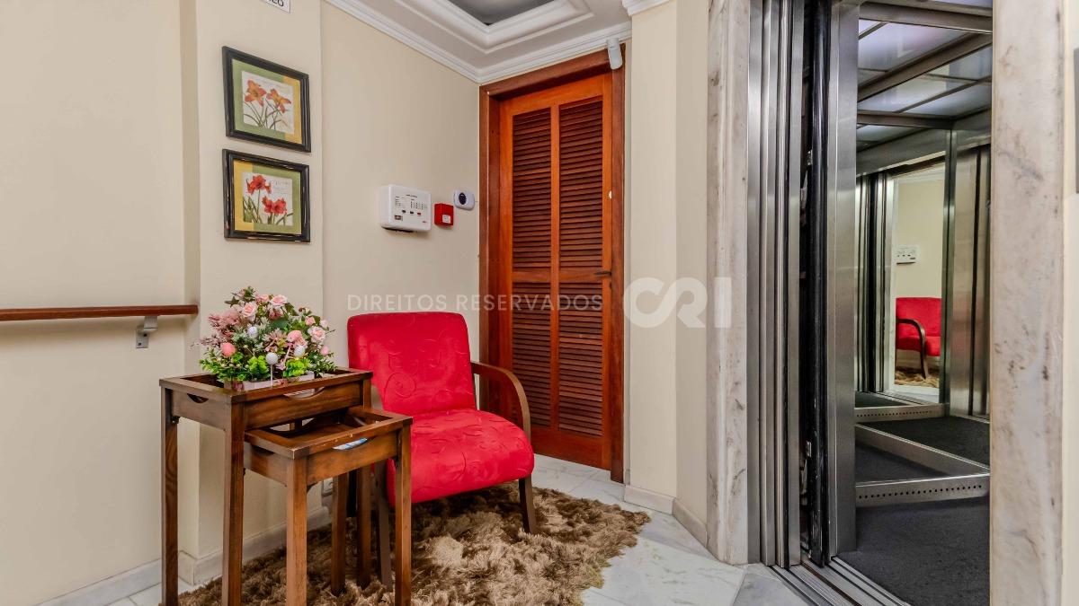 Apartamento com 3 quartos no Edifício Sagres no Centro de Itajaí
