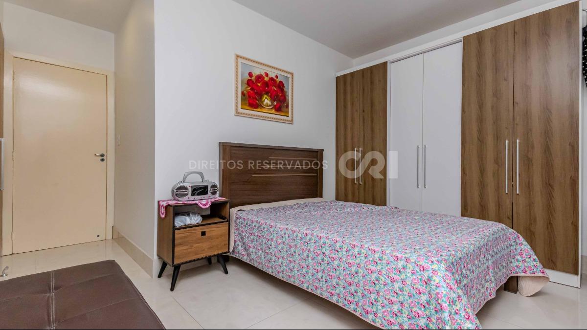 Apartamento com 3 quartos no Edifício Sagres no Centro de Itajaí