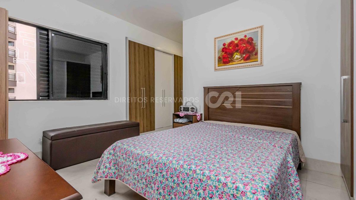 Apartamento com 3 quartos no Edifício Sagres no Centro de Itajaí