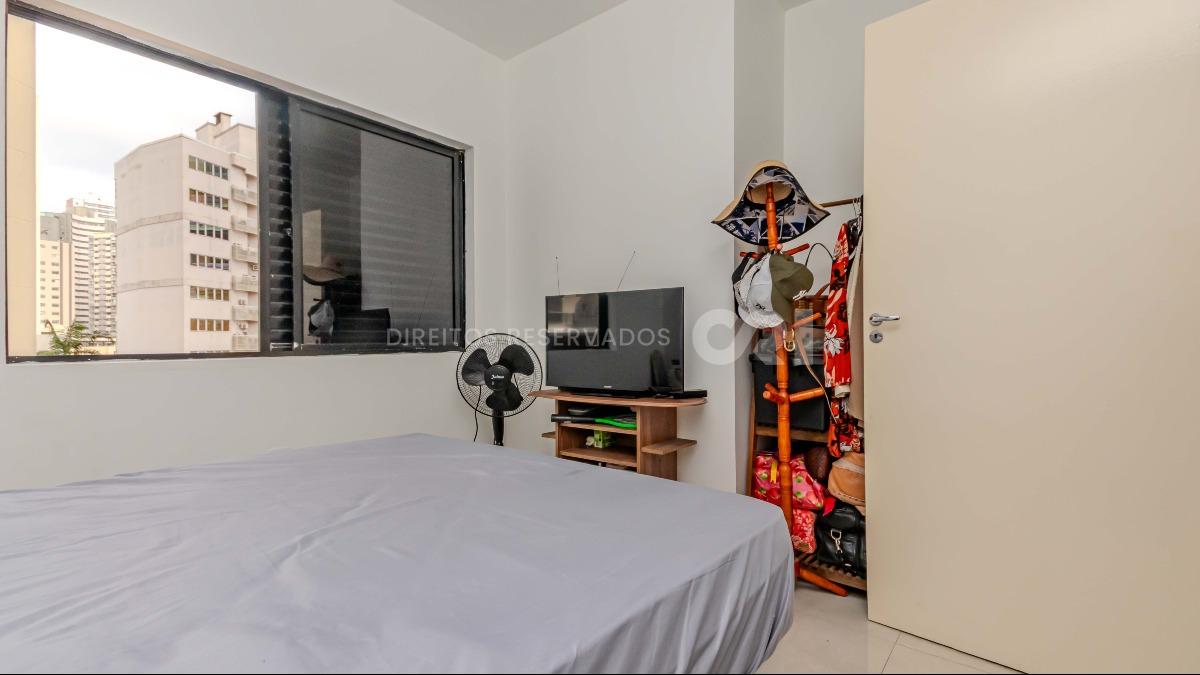 Apartamento com 3 quartos no Edifício Sagres no Centro de Itajaí