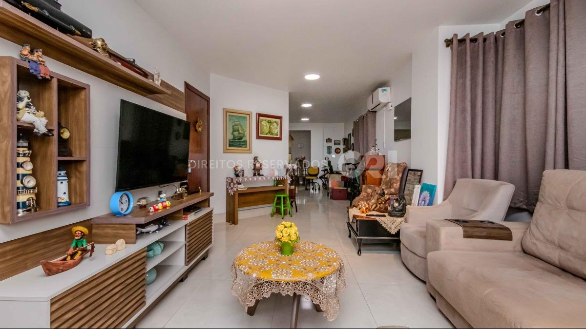 Apartamento com 3 quartos no Edifício Sagres no Centro de Itajaí