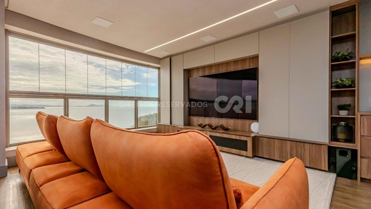 Apartamento com 4 suítes no Edifício Baturité na Barra Sul em Balneário Camboriú