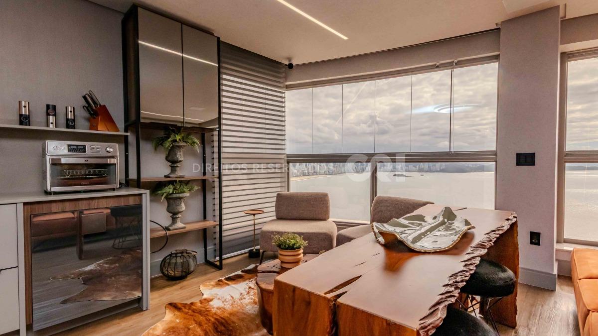 Apartamento com 4 suítes no Edifício Baturité na Barra Sul em Balneário Camboriú