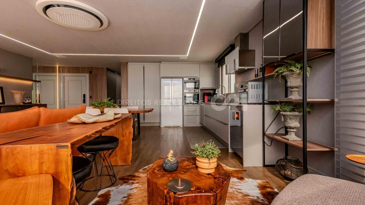 Apartamento com 4 suítes no Edifício Baturité na Barra Sul em Balneário Camboriú