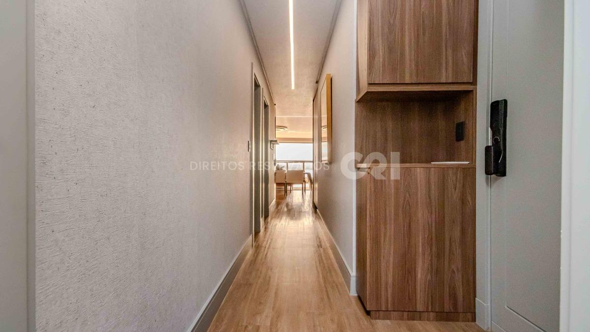 Apartamento com 4 suítes no Edifício Baturité na Barra Sul em Balneário Camboriú