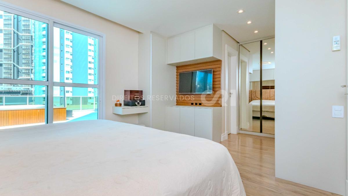 Apartamento com 3 Suítes no Phoenix Tower na Barra Sul de Balneário Camboriú