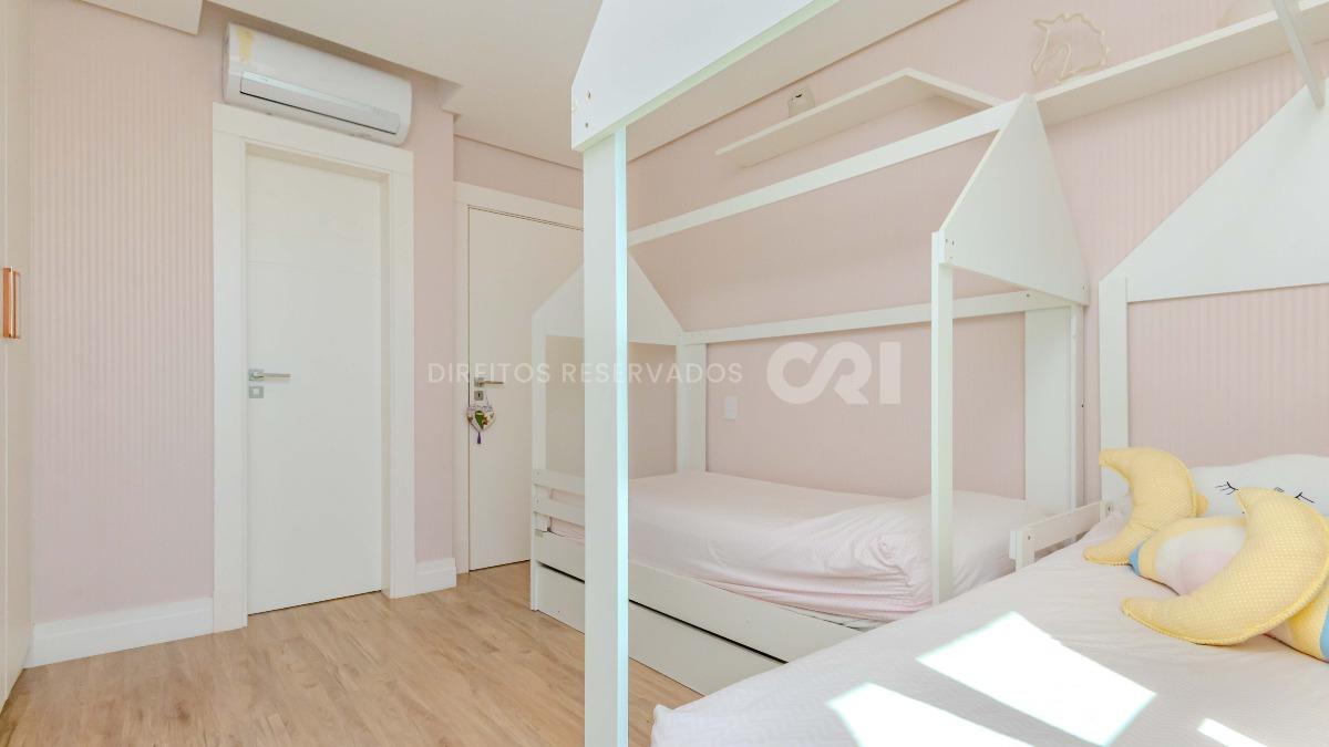 Apartamento com 3 Suítes no Phoenix Tower na Barra Sul de Balneário Camboriú