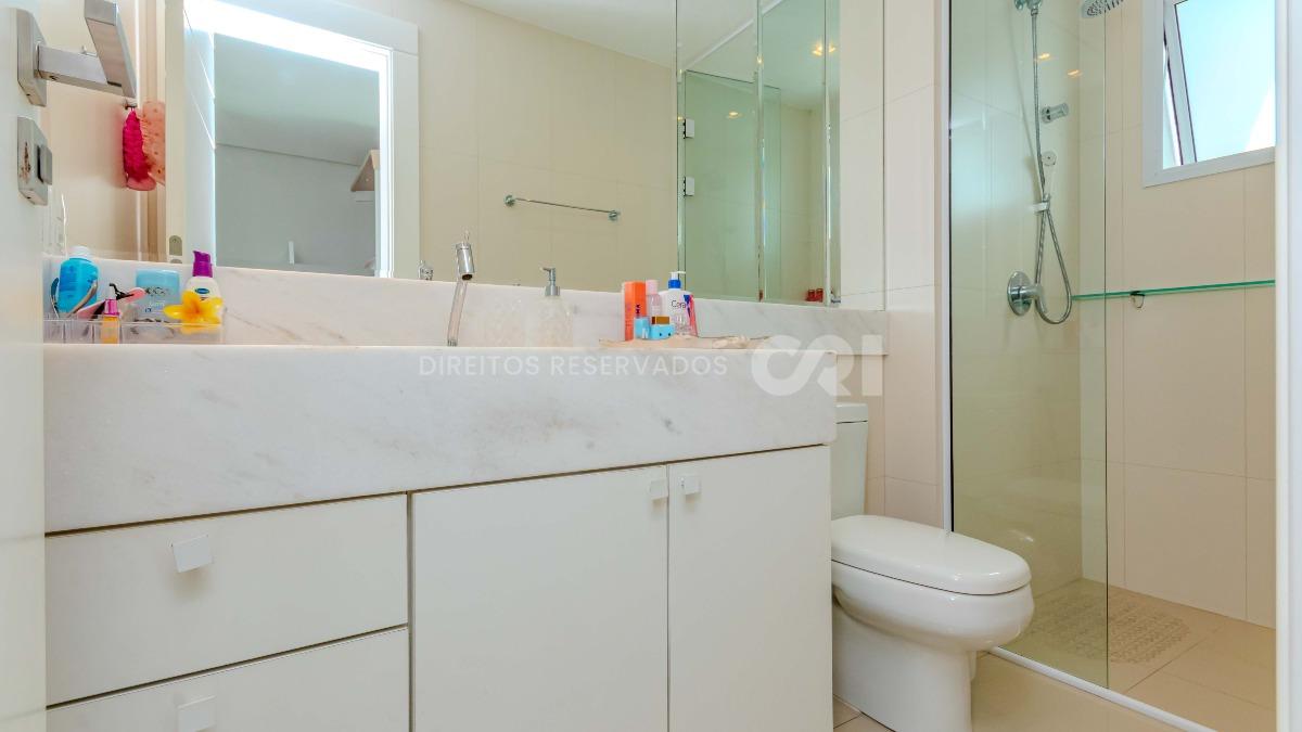 Apartamento com 3 Suítes no Phoenix Tower na Barra Sul de Balneário Camboriú