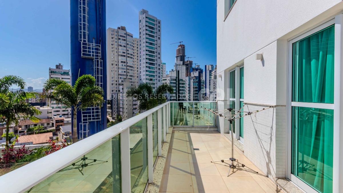 Apartamento com 3 Suítes no Phoenix Tower na Barra Sul de Balneário Camboriú