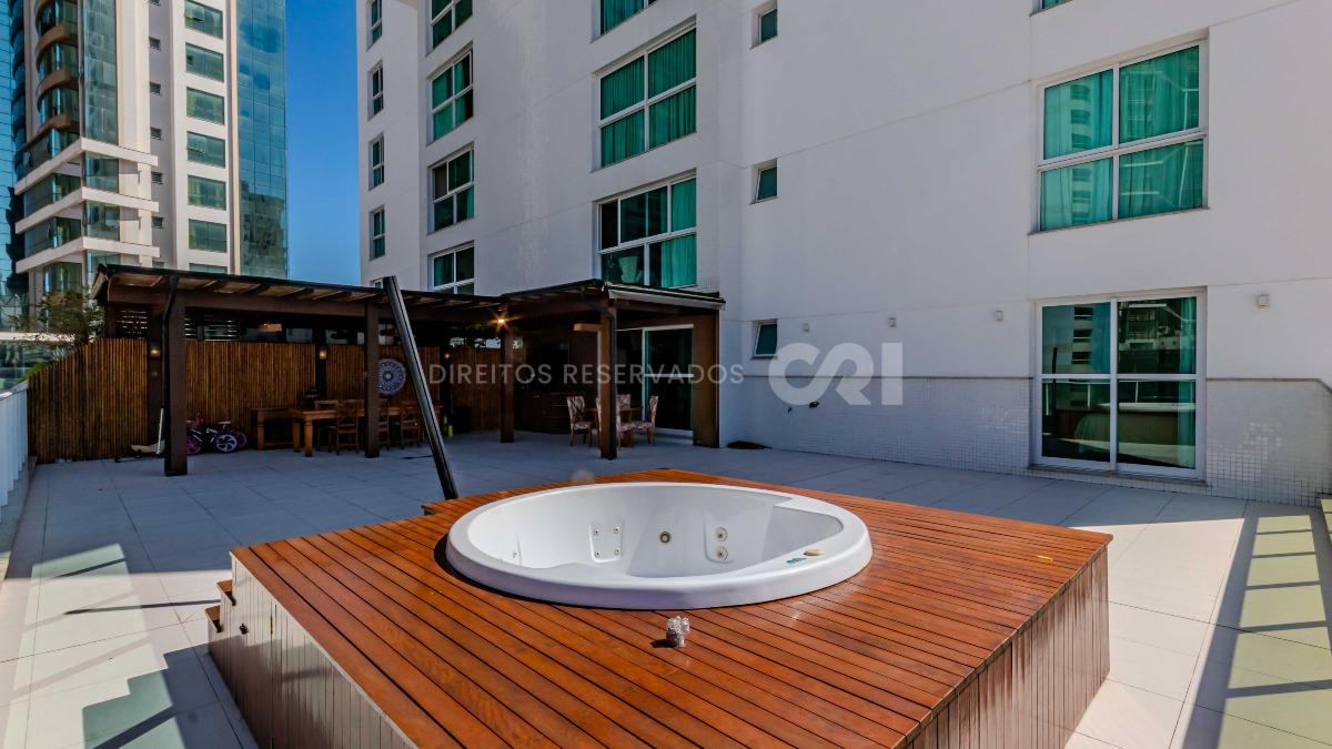 Apartamento com 3 Suítes no Phoenix Tower na Barra Sul de Balneário Camboriú