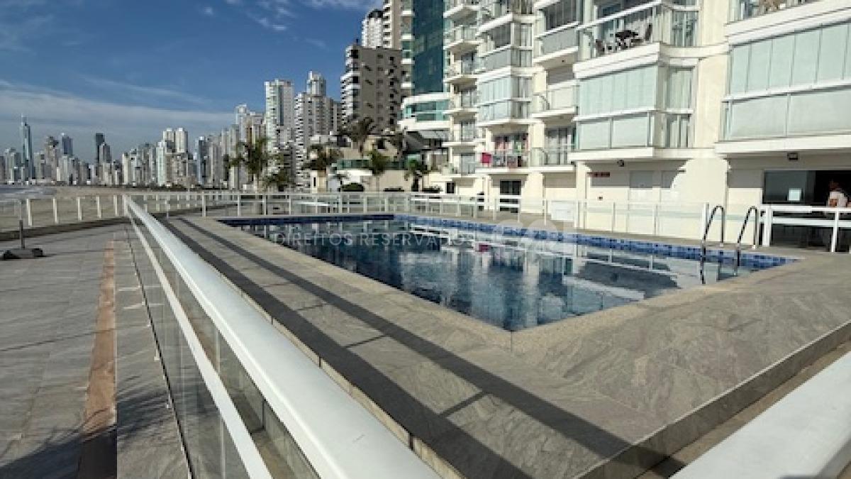 Apartamento com 2 quartos no Edifício Imperatriz no Centro de Balneário Camboriú