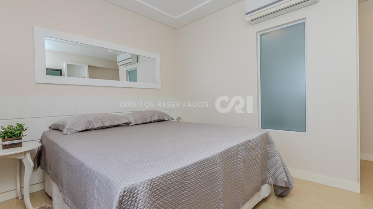 Apartamento com 4 Suítes no Lumiére Residence na Meia Praia em Itapema
