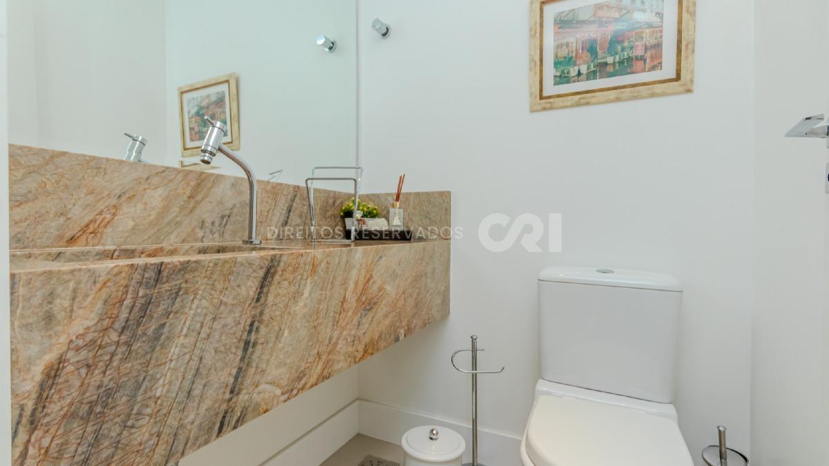 Apartamento com 4 Suítes no Lumiére Residence na Meia Praia em Itapema