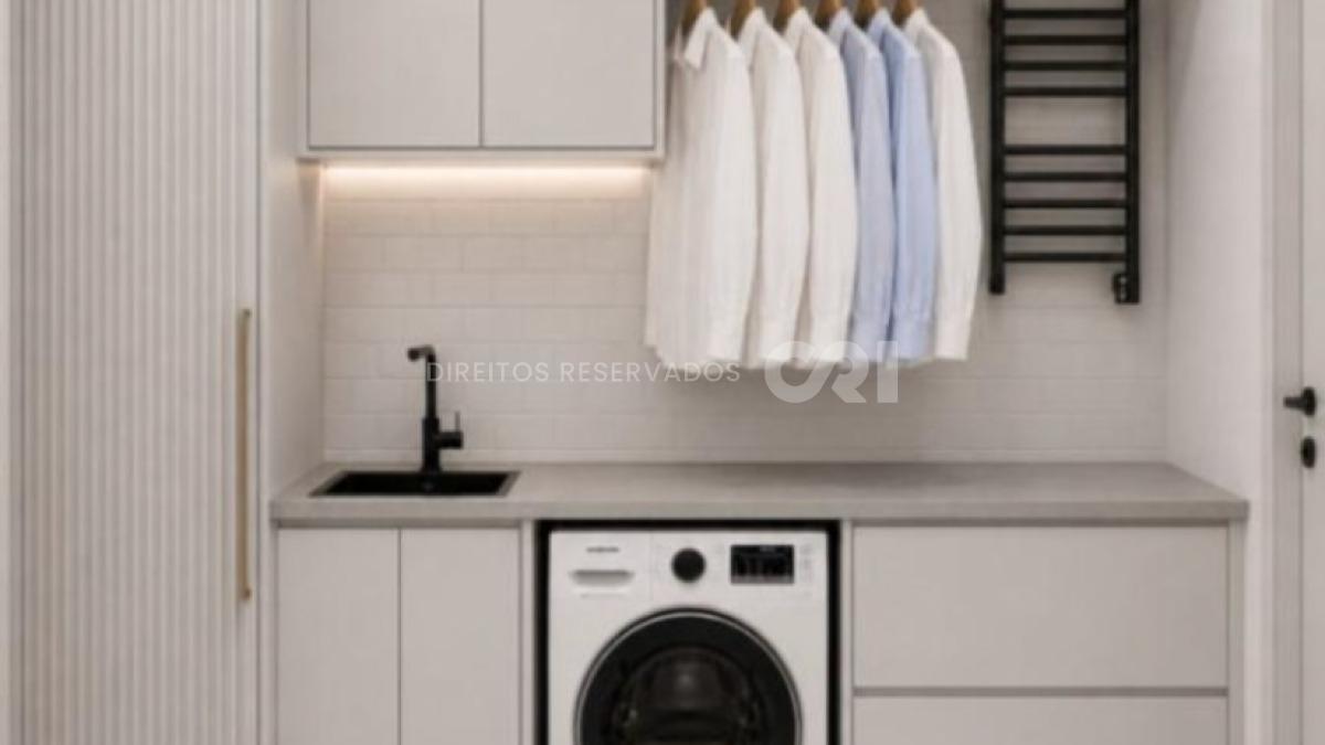 Apartamento de 153 m² com 4 e suítes Zaha Building na Meia Praia, Itapema
