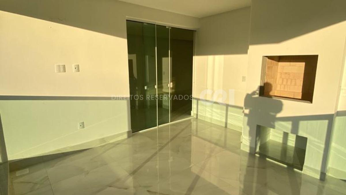 Apartamento com 4 Suítes no Porto Vila Residence em Meia Praia, Itapema