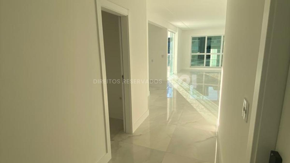 Apartamento com 4 Suítes no Porto Vila Residence em Meia Praia, Itapema